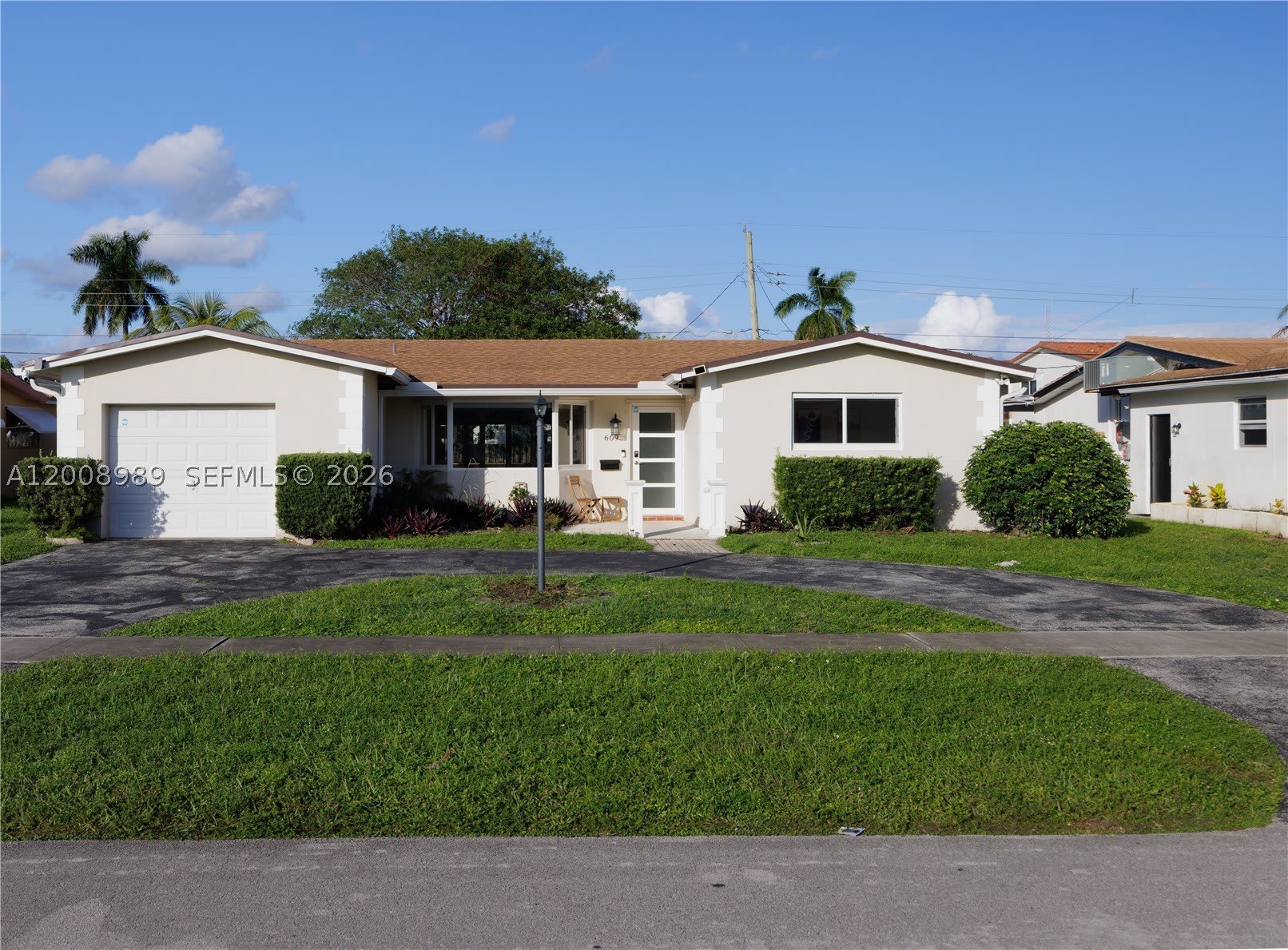 609 S Crescent Dr – photo 1