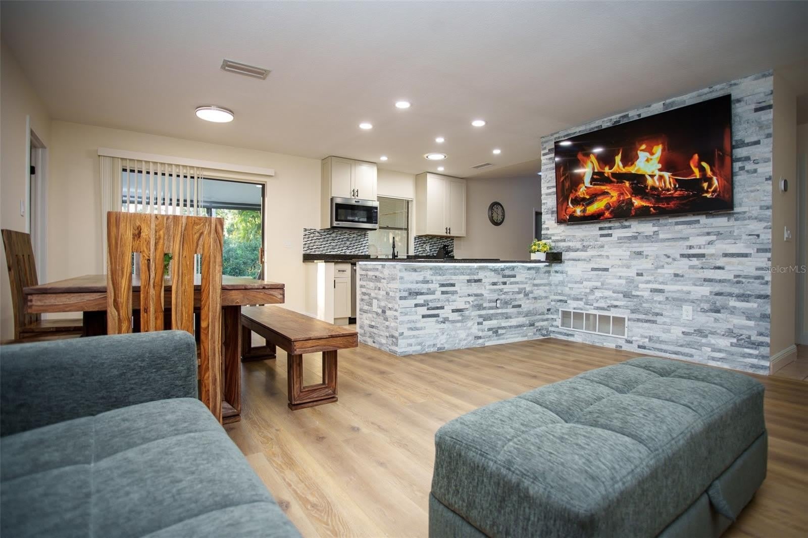 2719 FOREST KNOLL Drive – photo 2