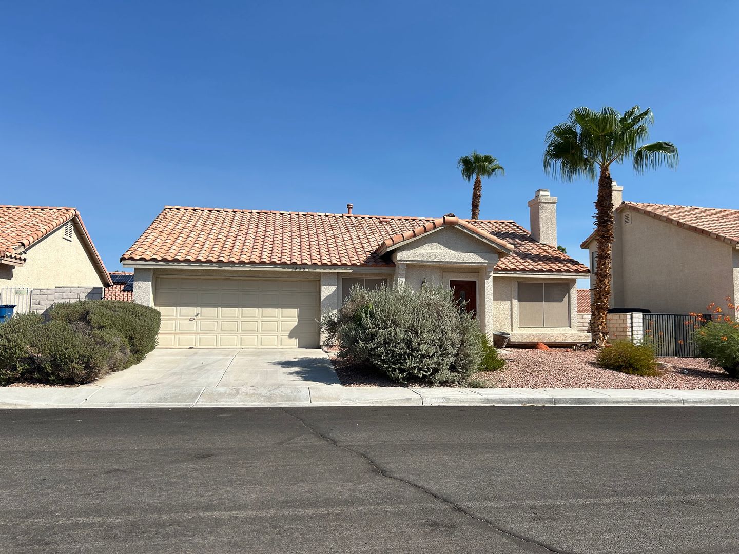 Single Story 3 Bedroom Home In Eldorado – photo 1