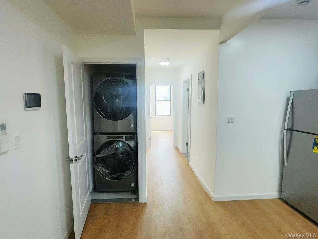 30-87 Steinway Street – photo 4
