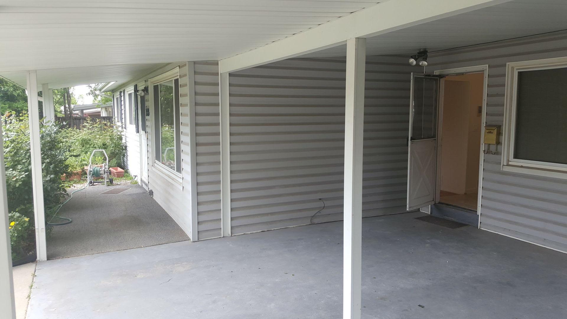Charming 3-Bedroom Rambler in Bountiful with 2-Car Carport – photo 4