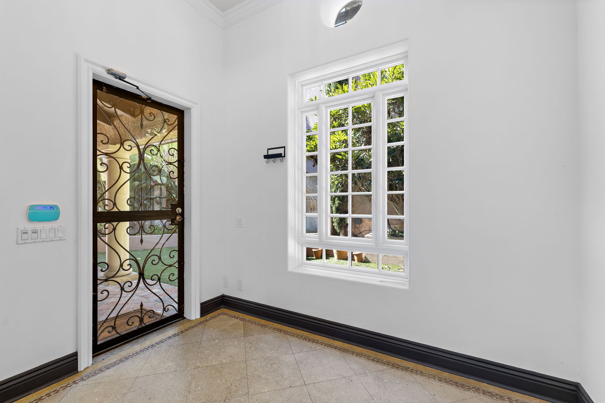 1316 Beverly Grove Pl – photo 2