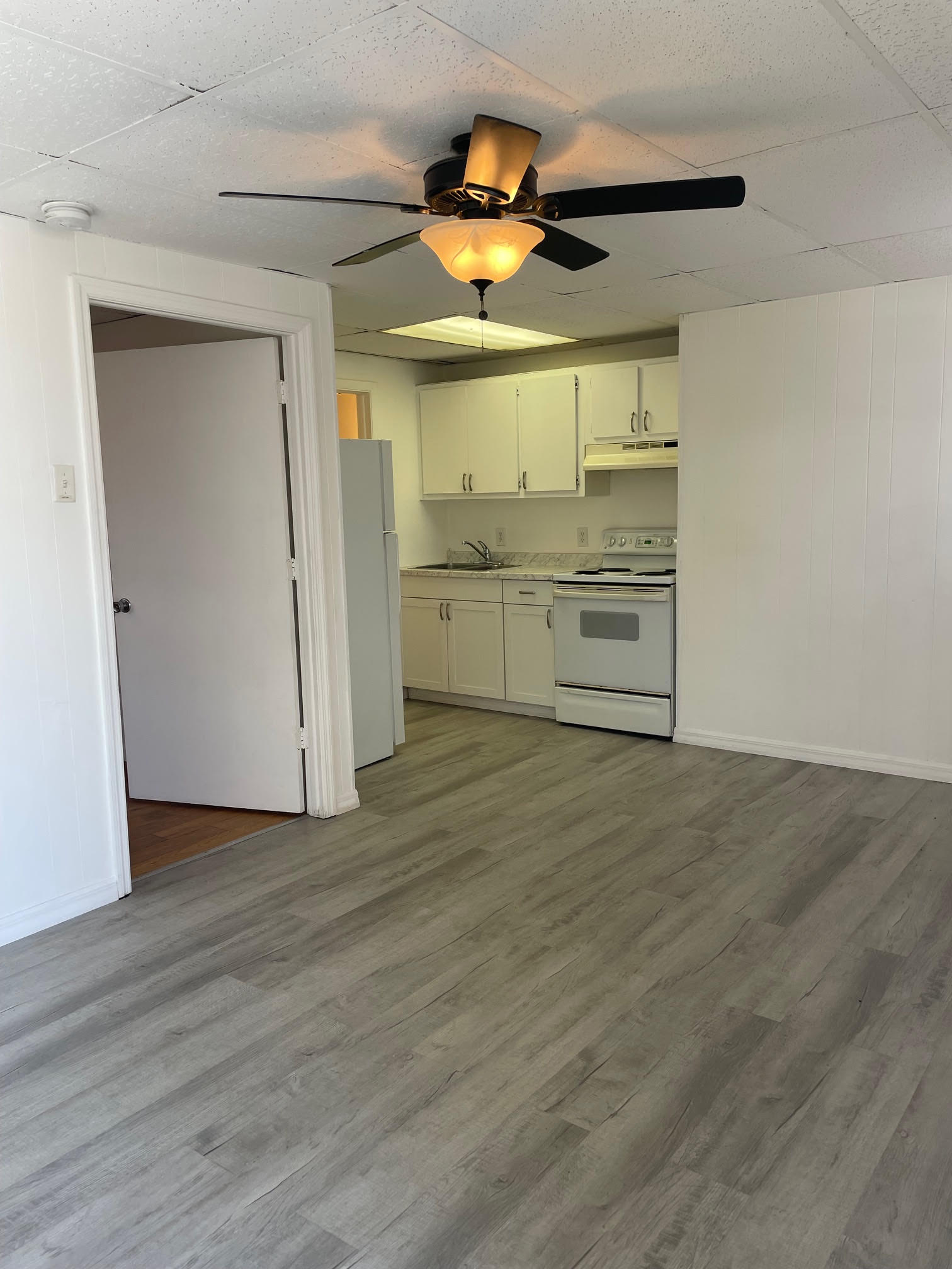 203 5th St Apt 1 – photo 2