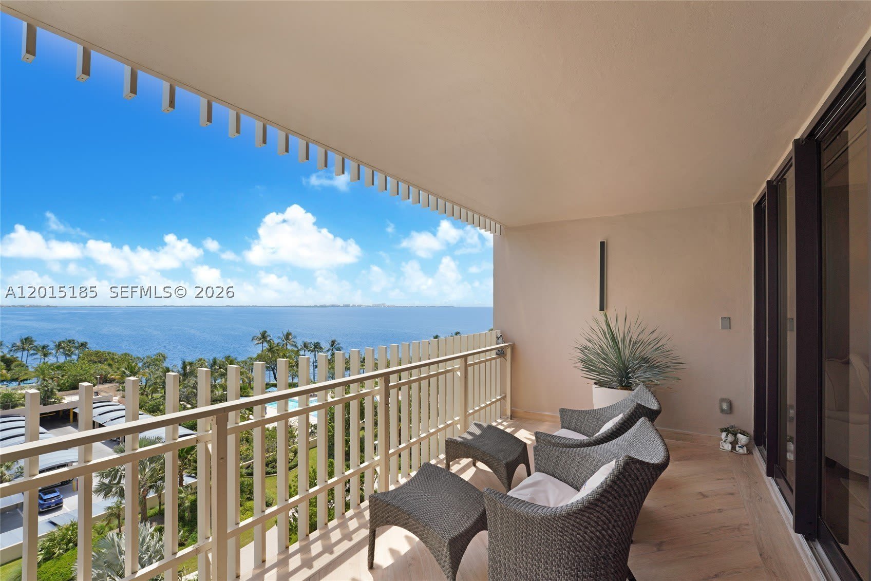 1 Grove Isle Dr – photo 1