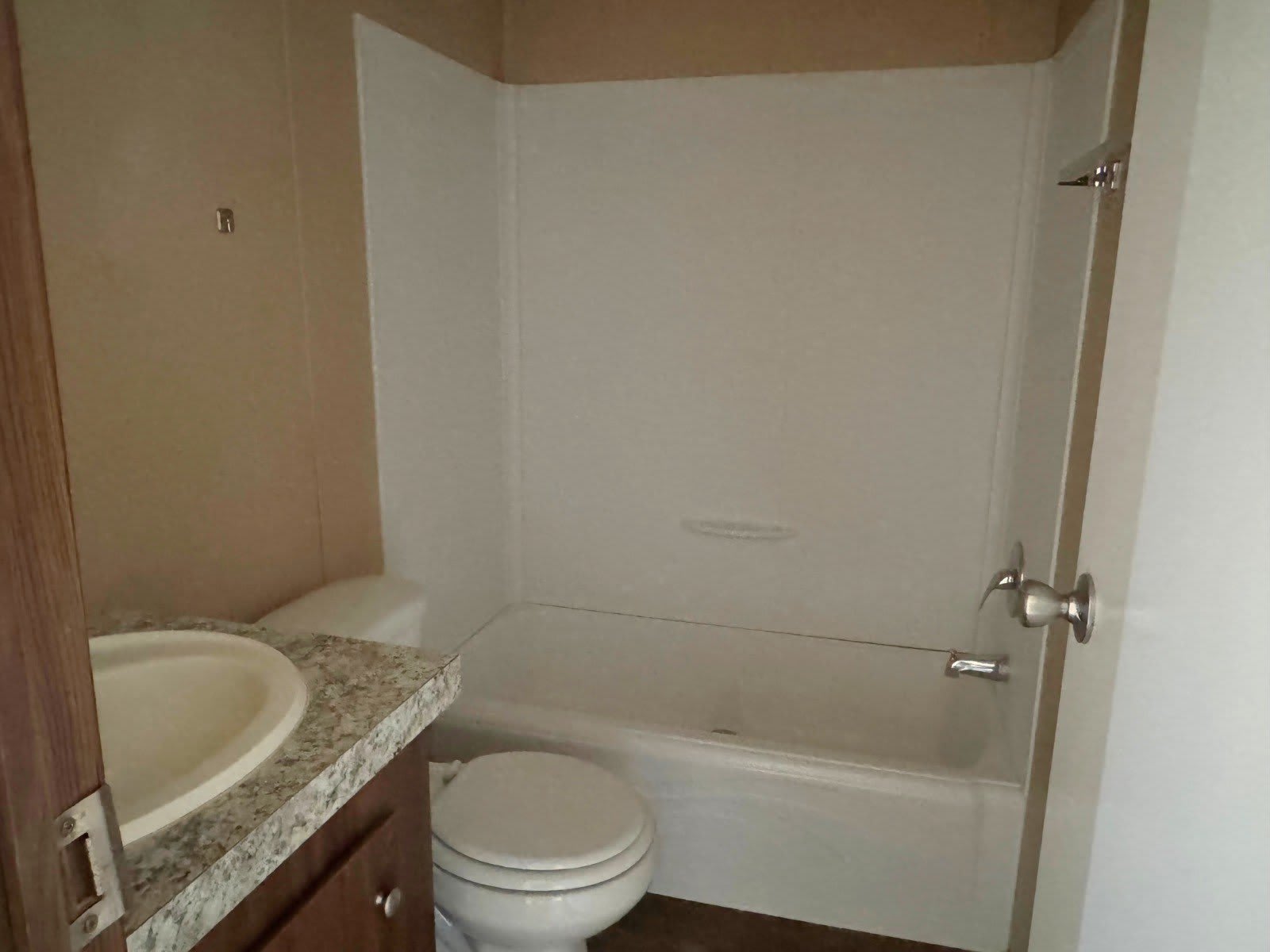 565 Travis Way – photo 4