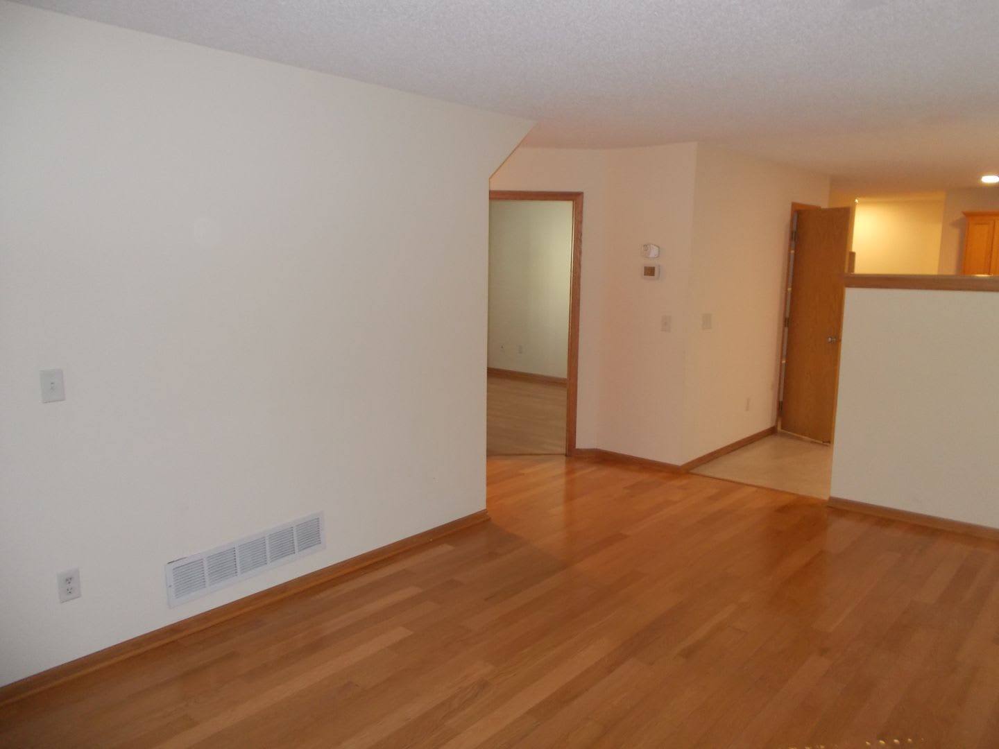 Spacious 3 Bed 1 Bath House – photo 4