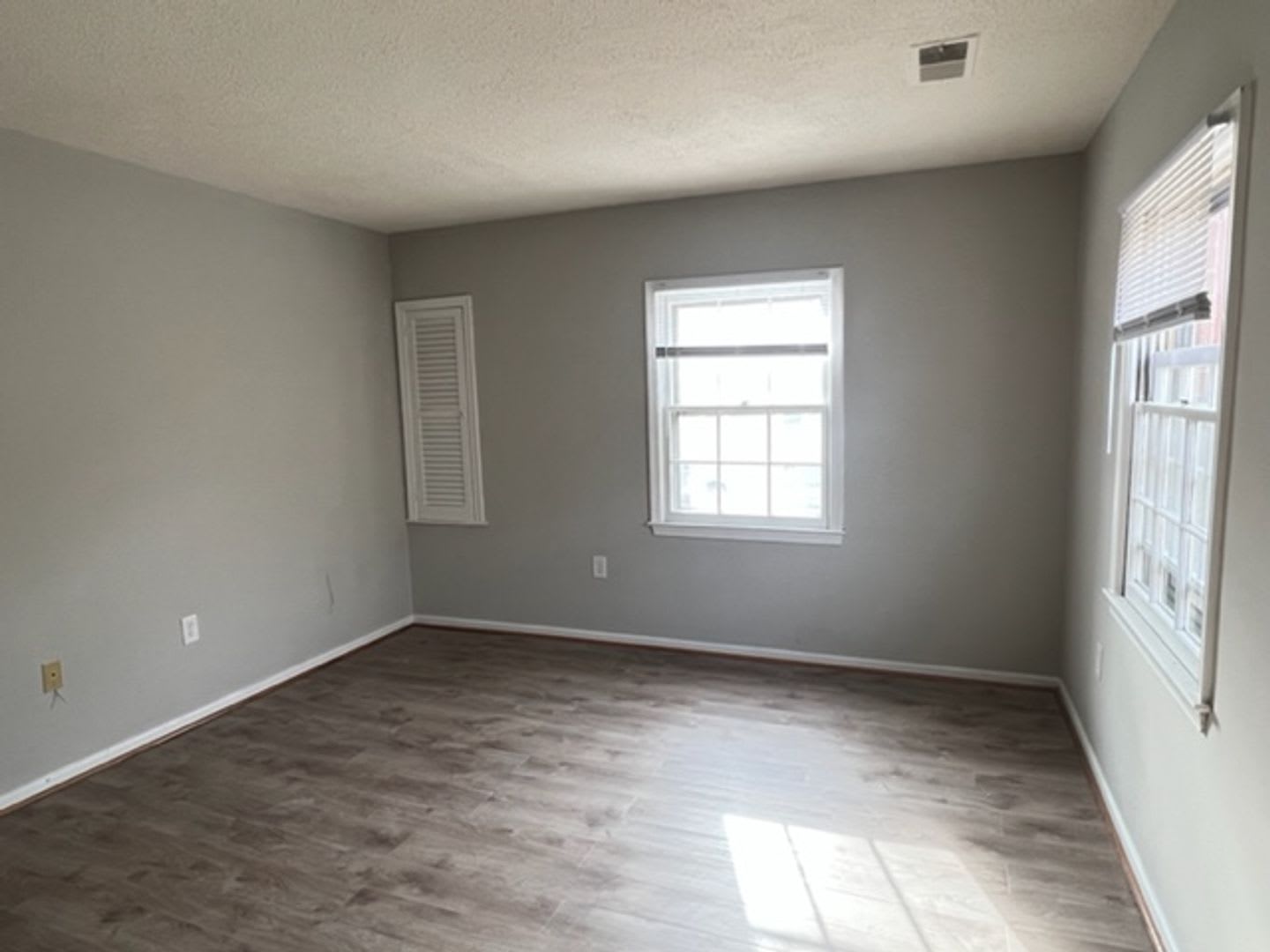 1400 Admiral Dr – photo 4
