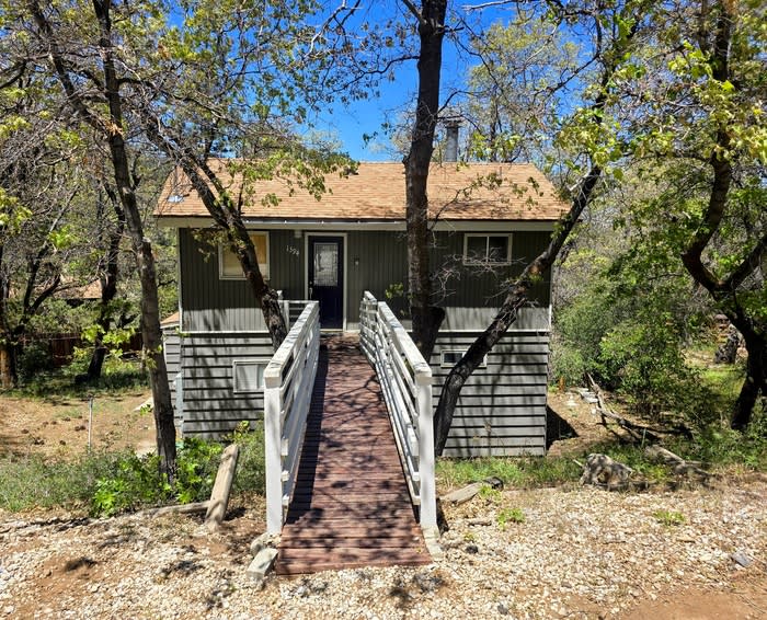 1394 Lassen Court – photo 1