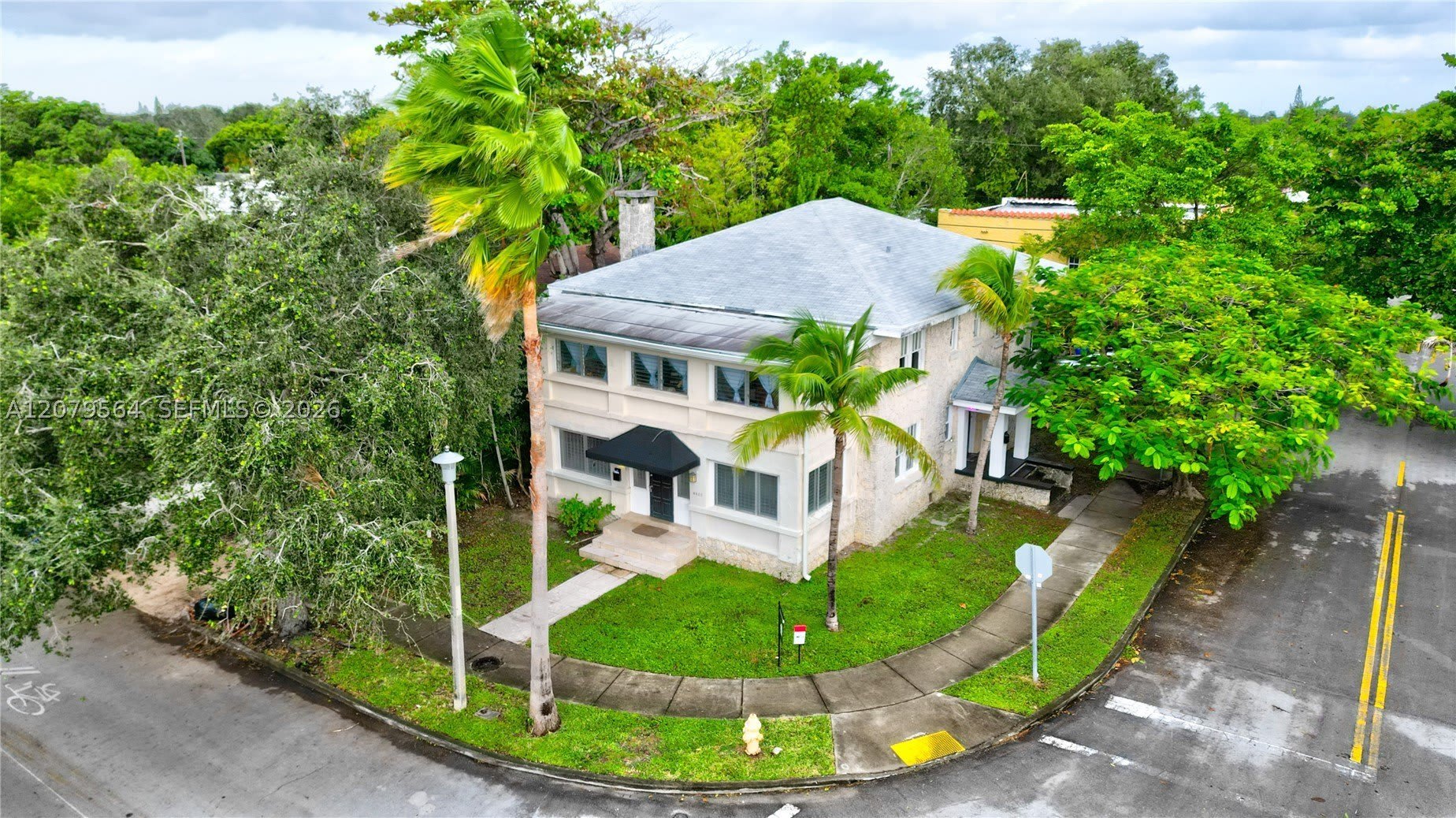 4600 NE 1st Ave – photo 1