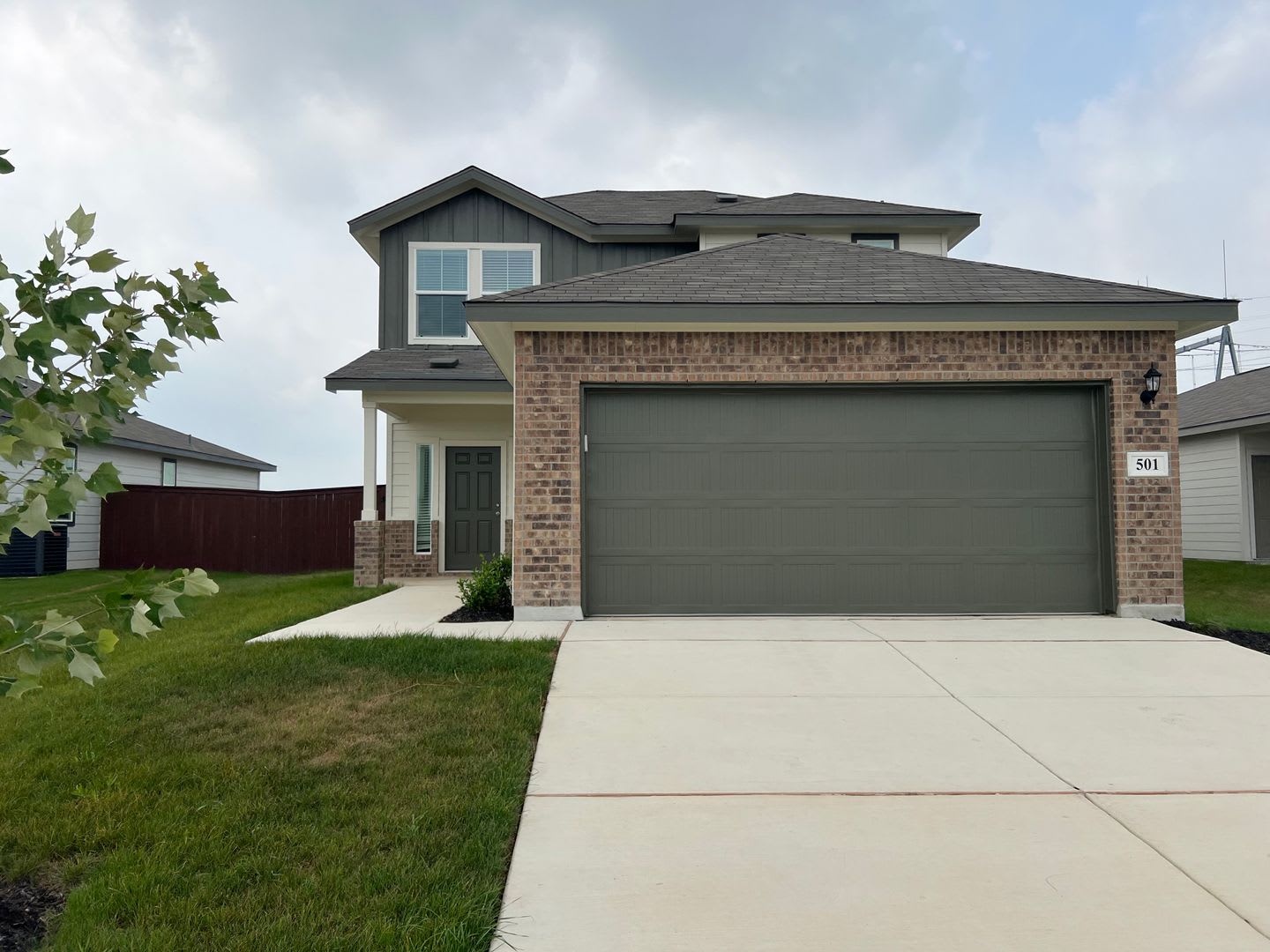Beautiful 4/2.5 home in Hannah Heights – photo 1