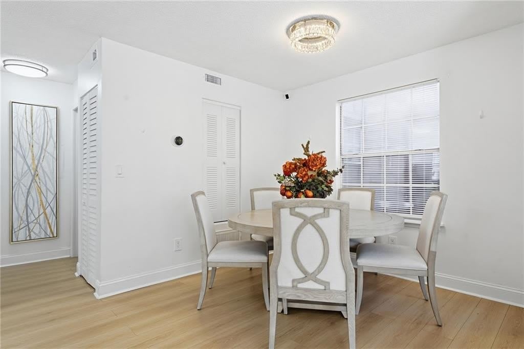 904 Wentworth Court – photo 5