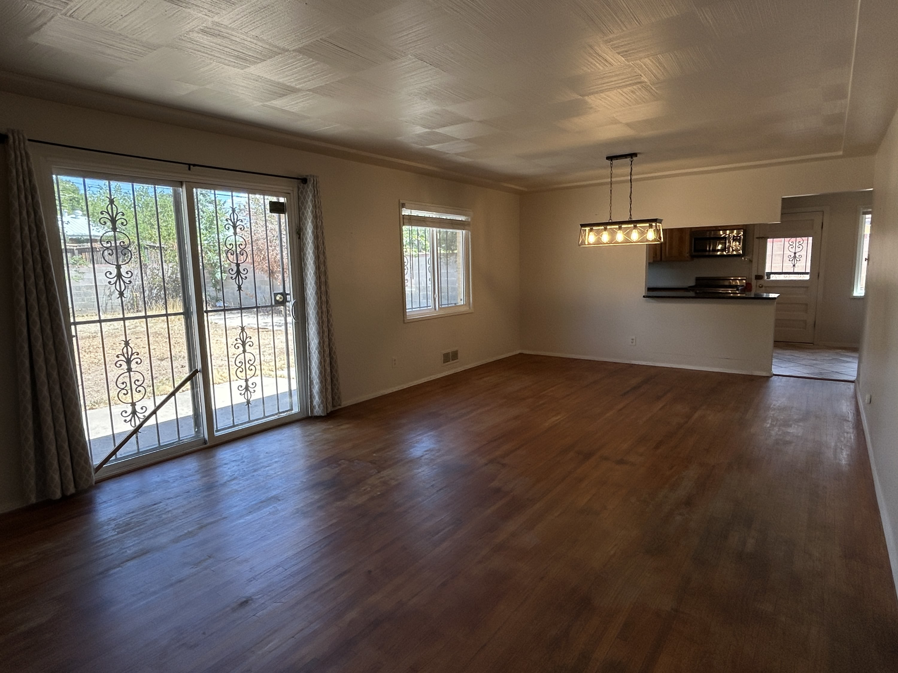 2712 Palomas Drive Northeast – photo 2