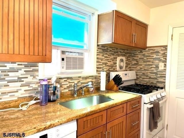 22 N Marion Ave – photo 5