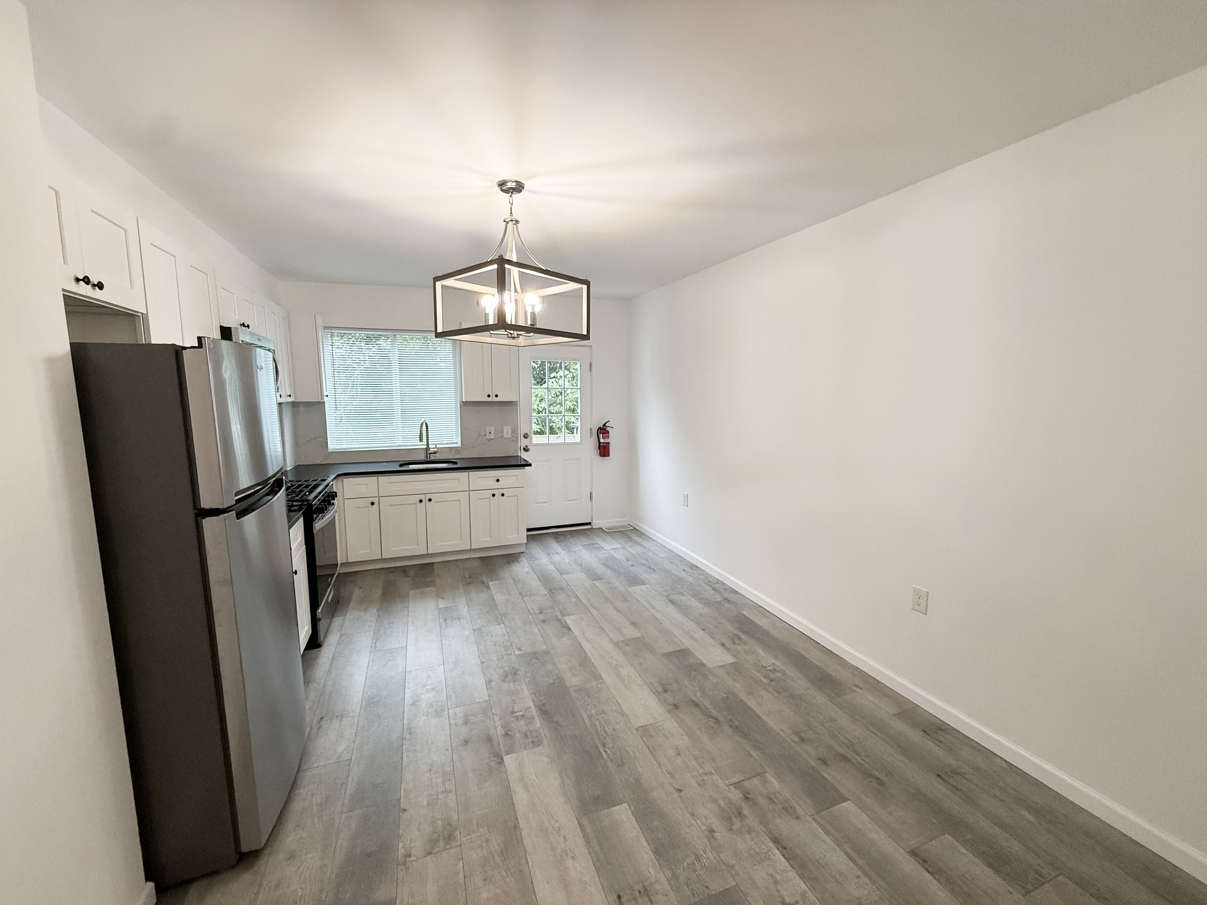 210 Washington Street – photo 3