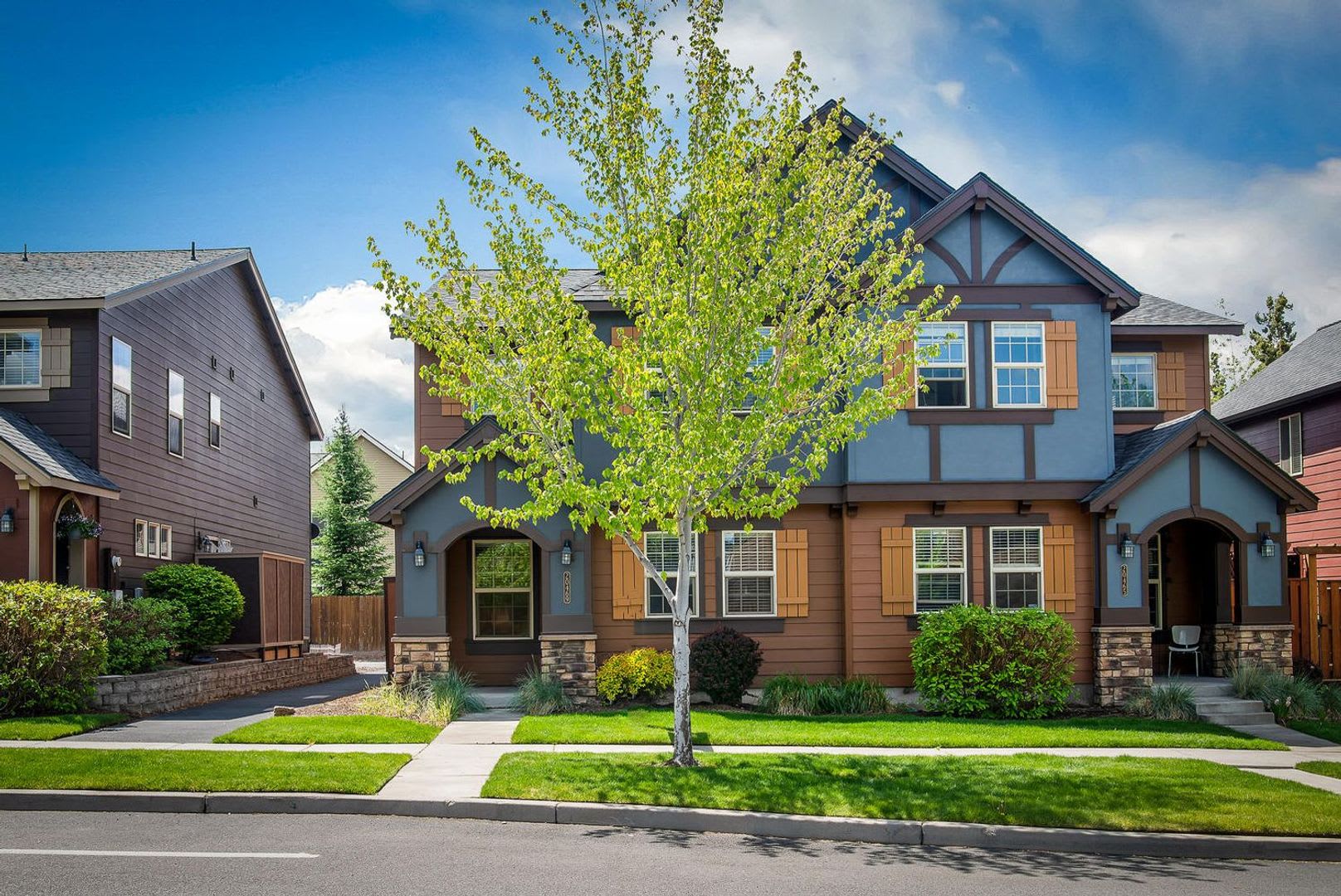 3BD/2.5BA Home with Central A/C & Fenced Yard in Bend! 20469 Brentwood Ave. – photo 1