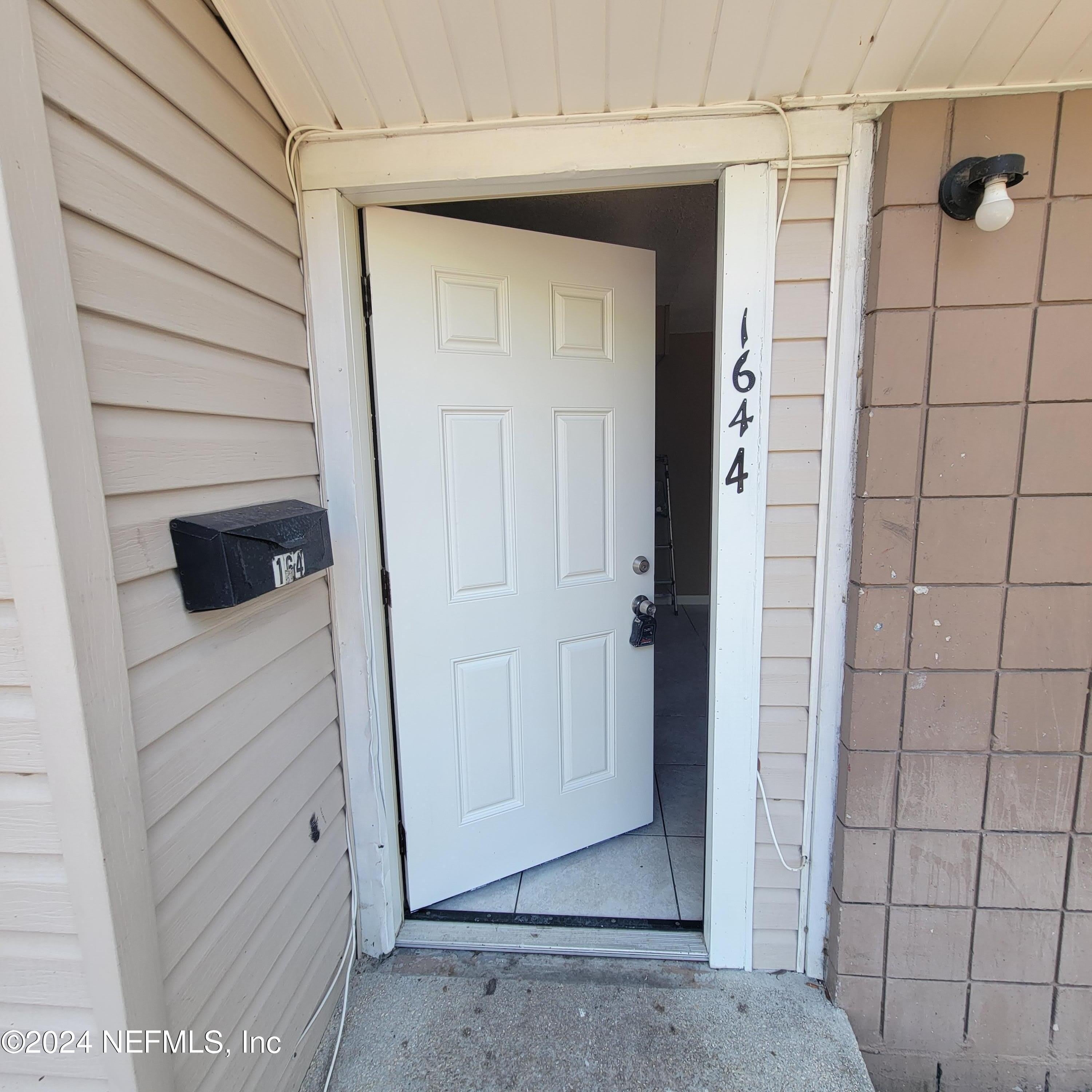 1648 E 16Th Street – photo 2