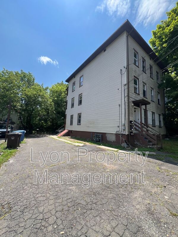 11 EAST LAWLOR STREET – photo 2