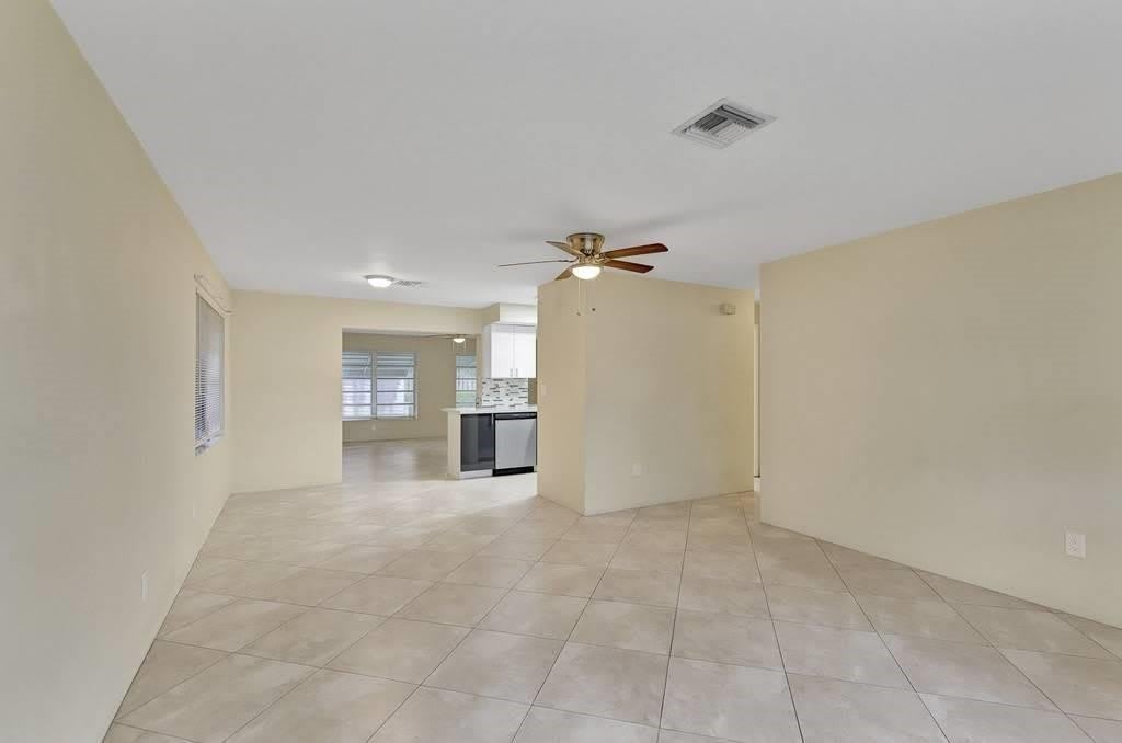 916 Ne 18Th Street – photo 3