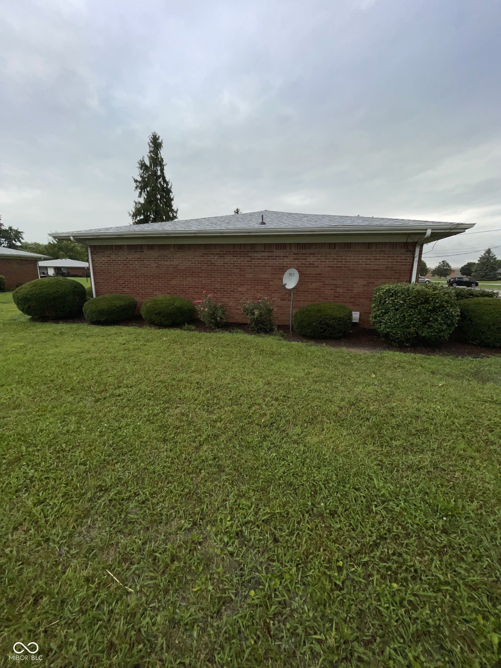 943 W Mckay Road – photo 2