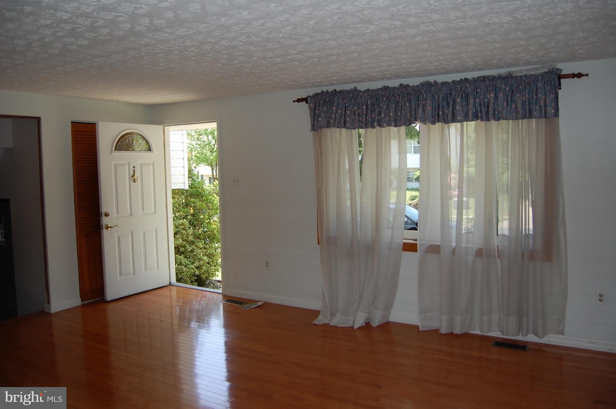 1818 Montreal Road – photo 2