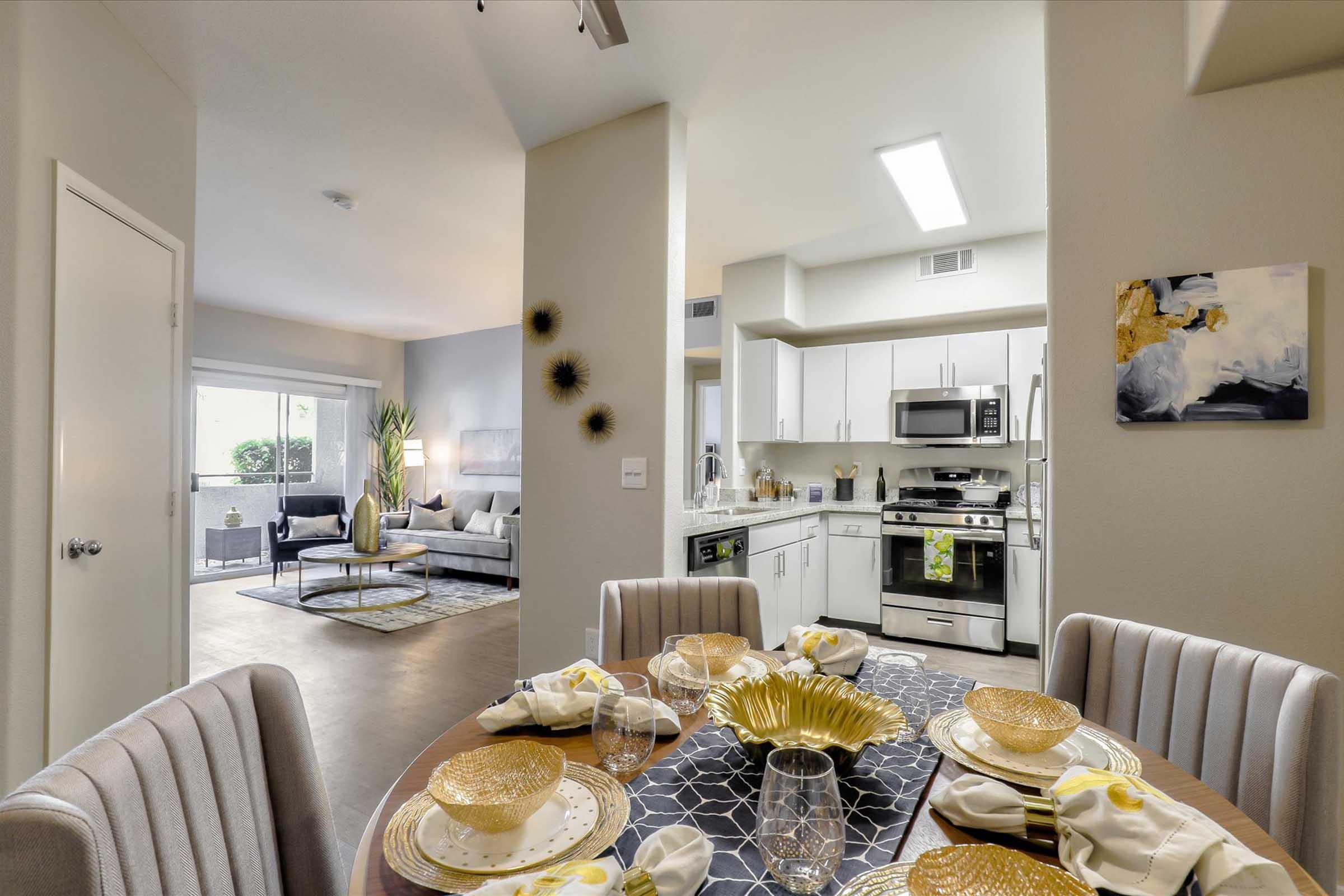 South Valley Ranch Apartments – photo 3