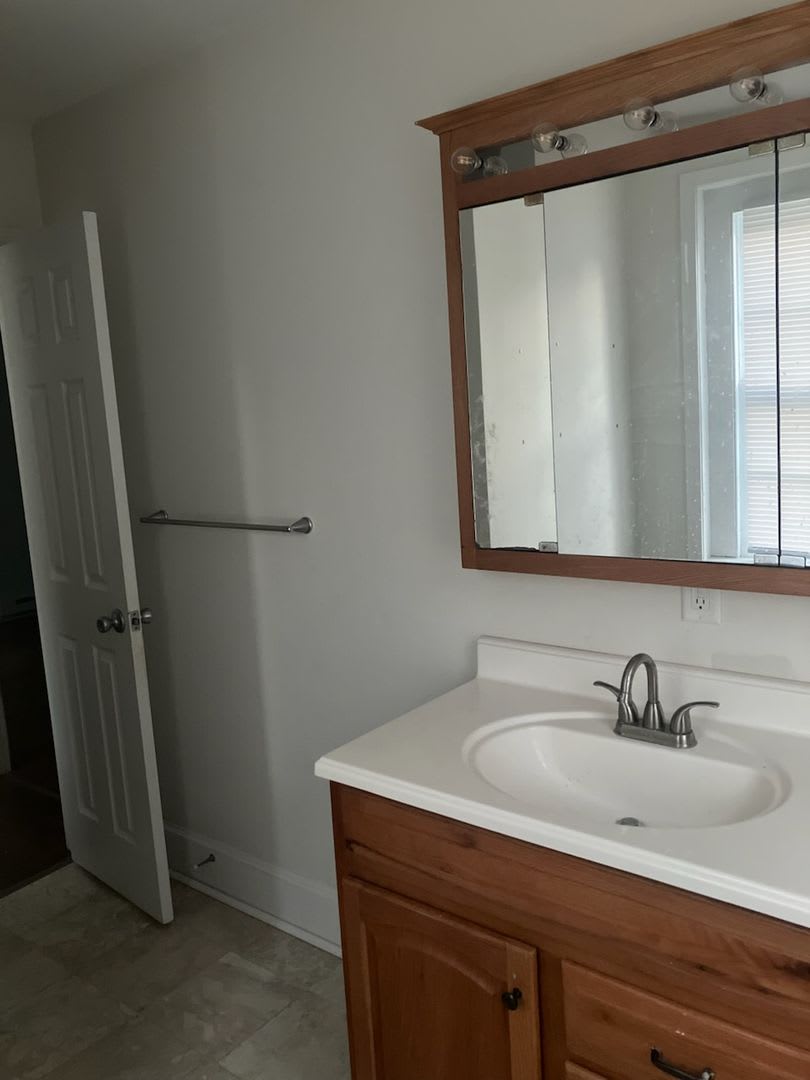 3 Bedroom, 2 Bath House in the Grid walking distance to ECU – photo 5