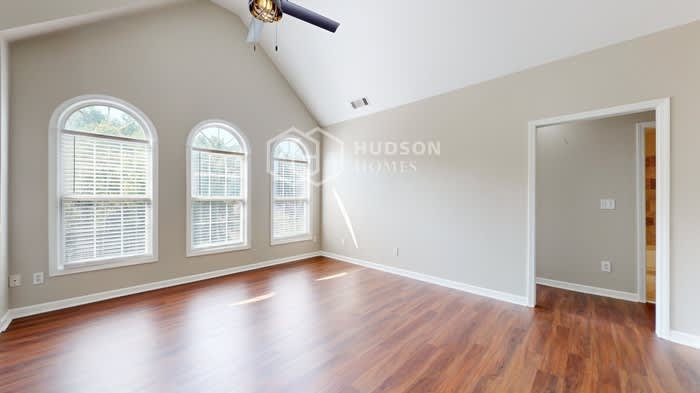 2620 McGuire Drive – photo 4