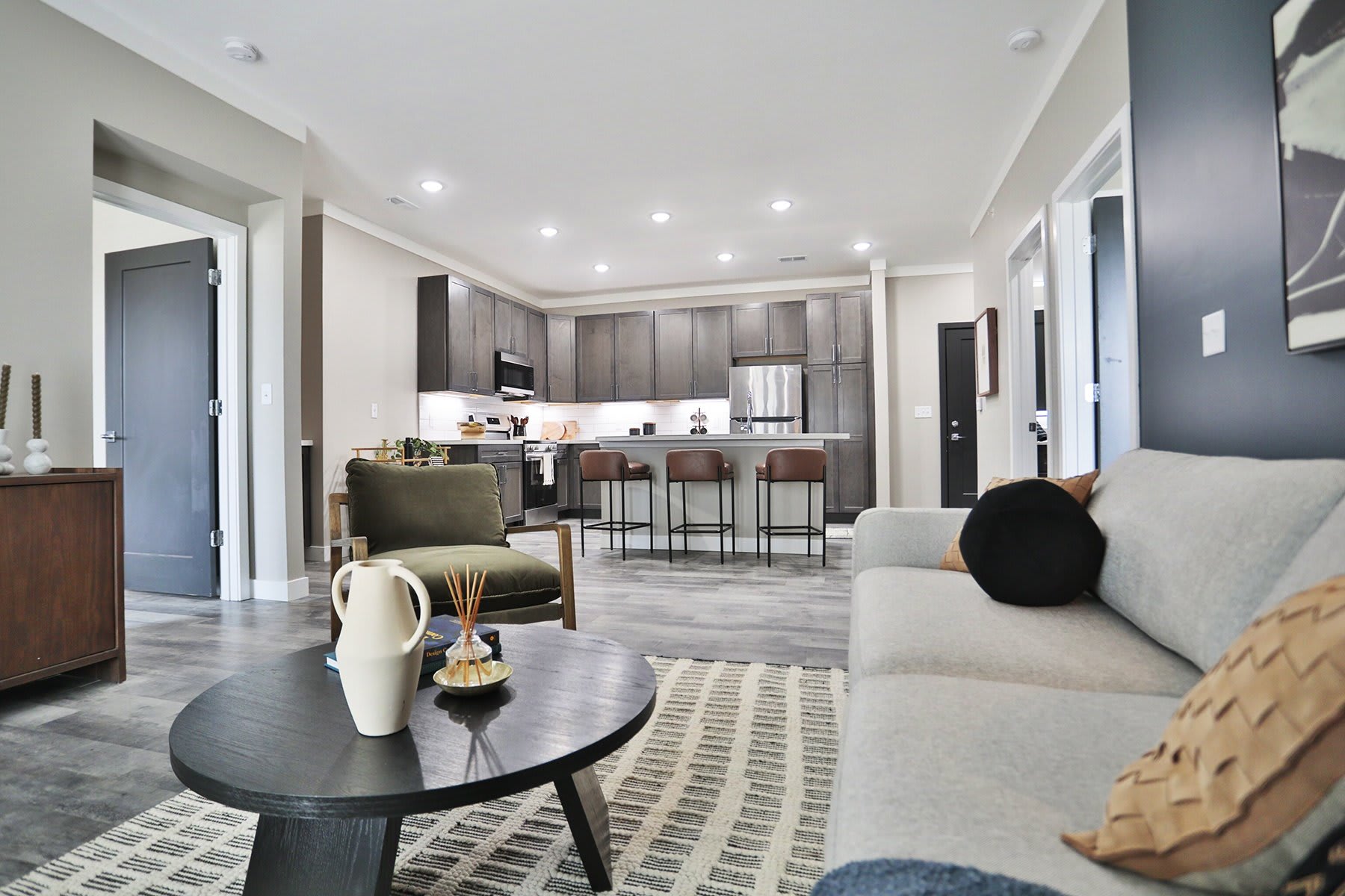 Altair Apartments – photo 2