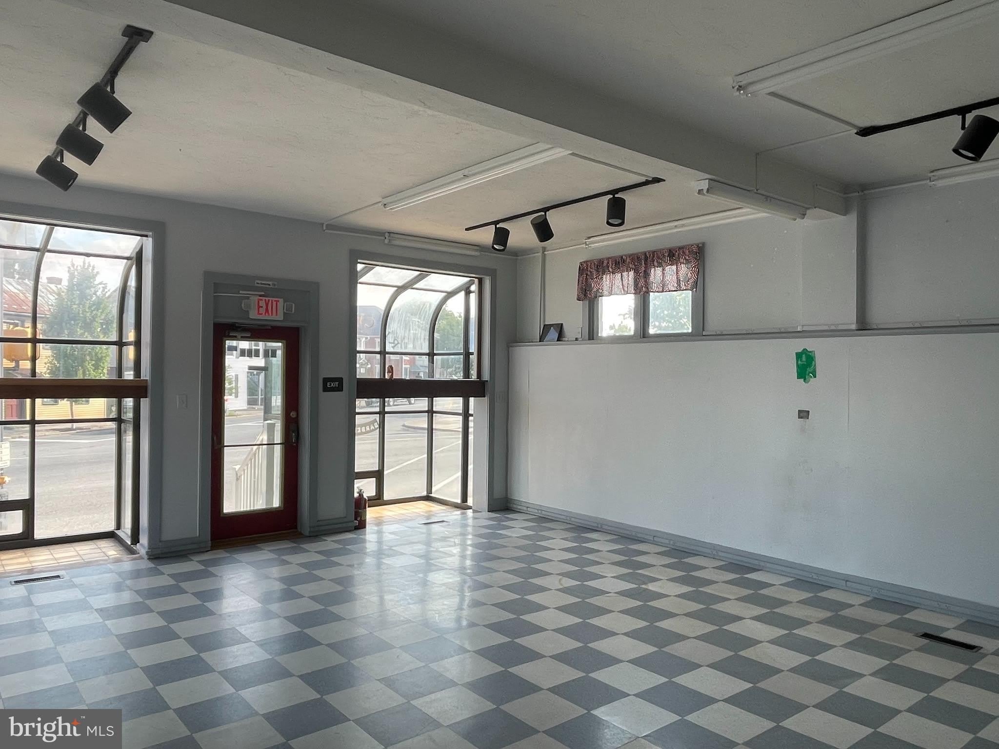 1 E Hanover Street – photo 3