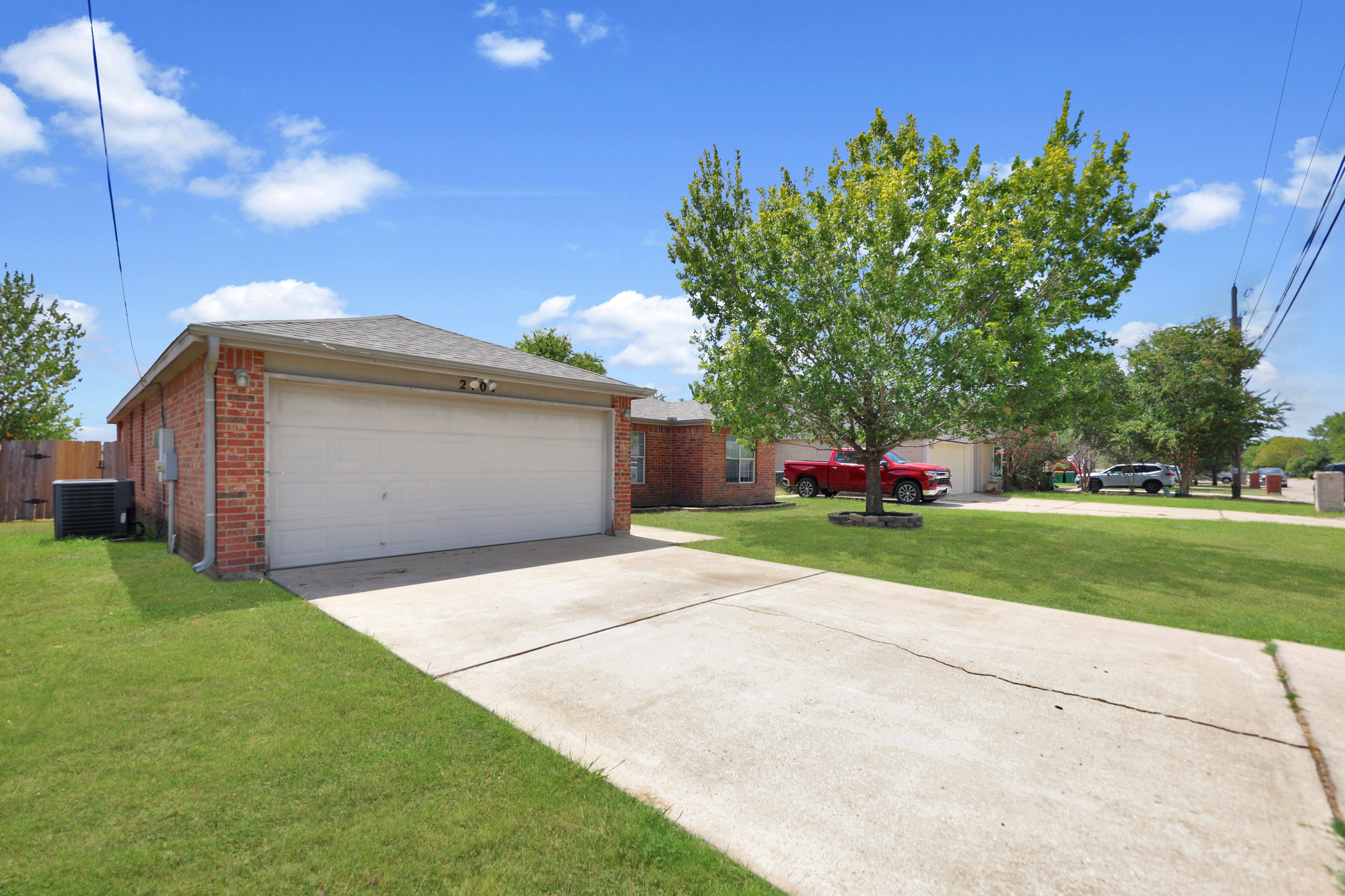 2107 Miller St – photo 2