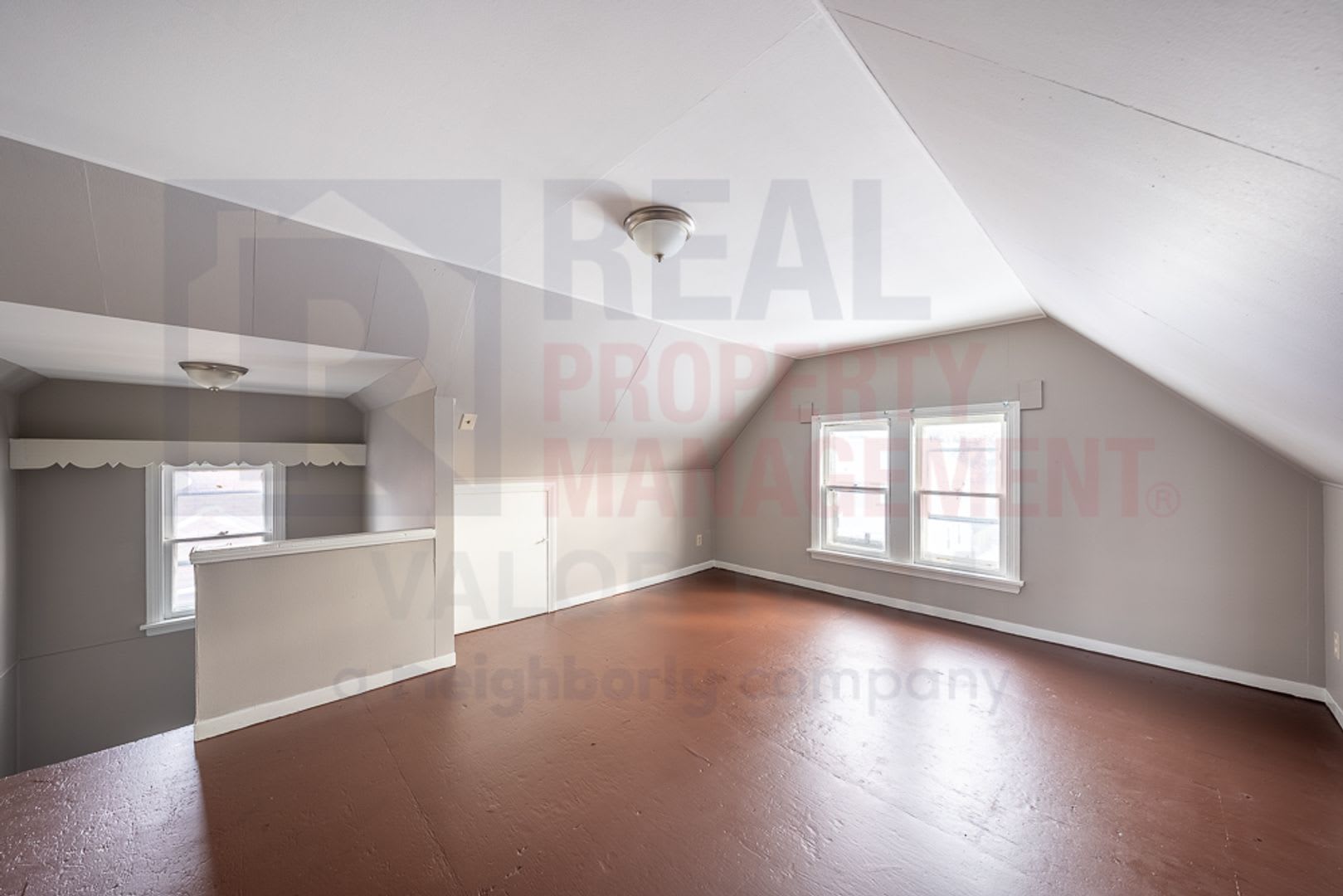 Charming & Spacious 4-Bedroom Home – photo 2
