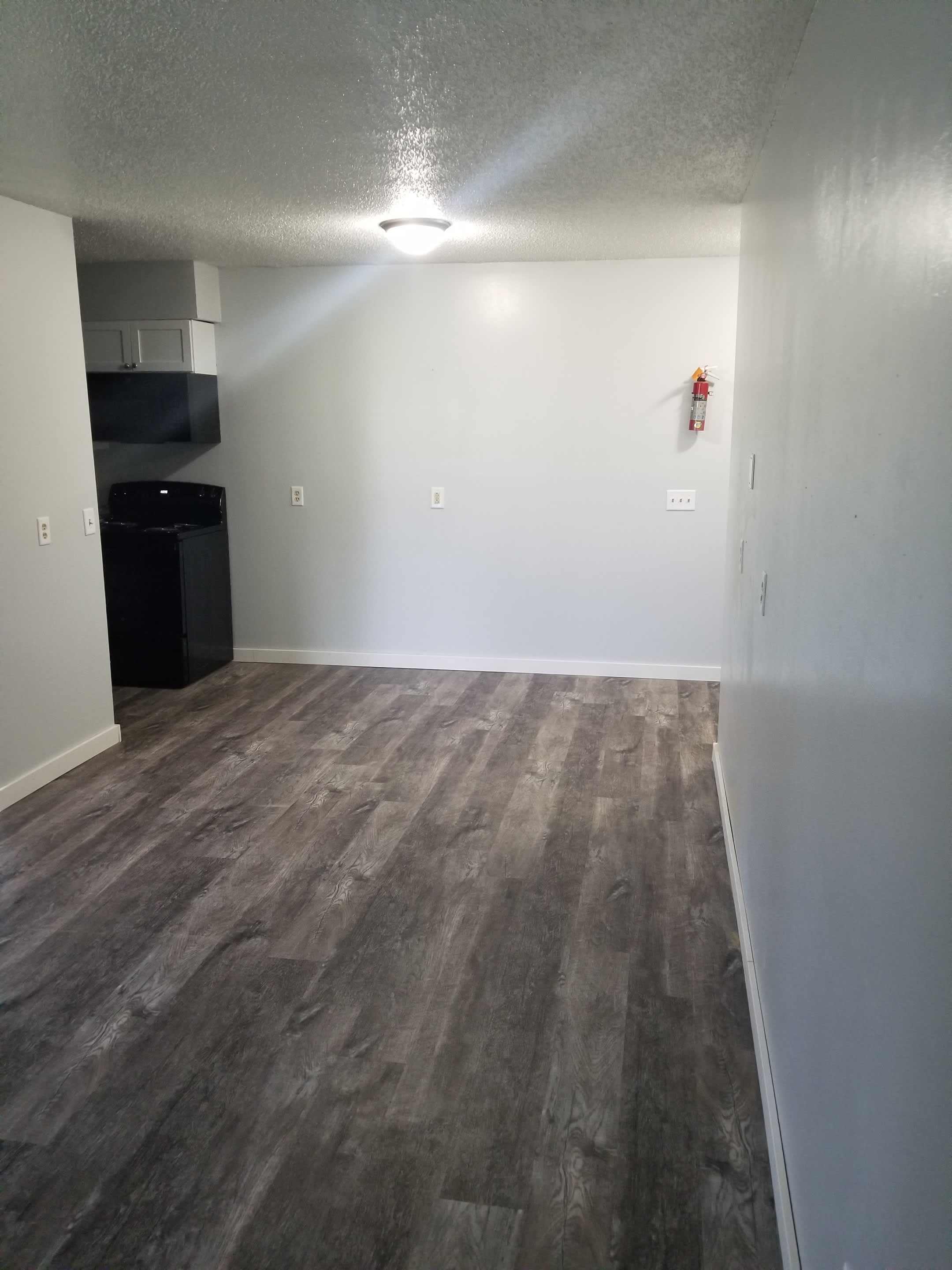 1112 Oakview Dr – photo 3