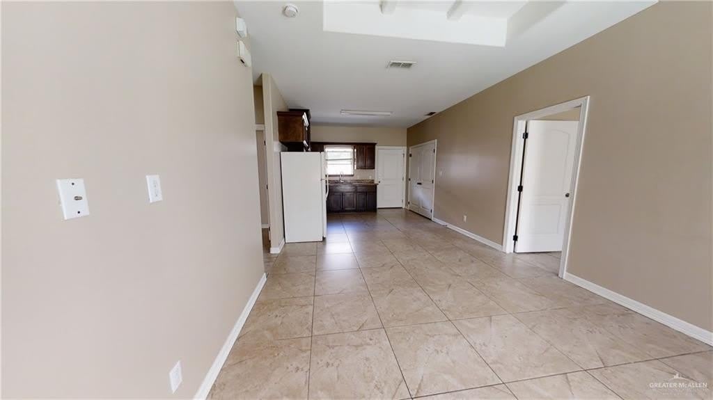 2510 E Garfield Avenue – photo 2