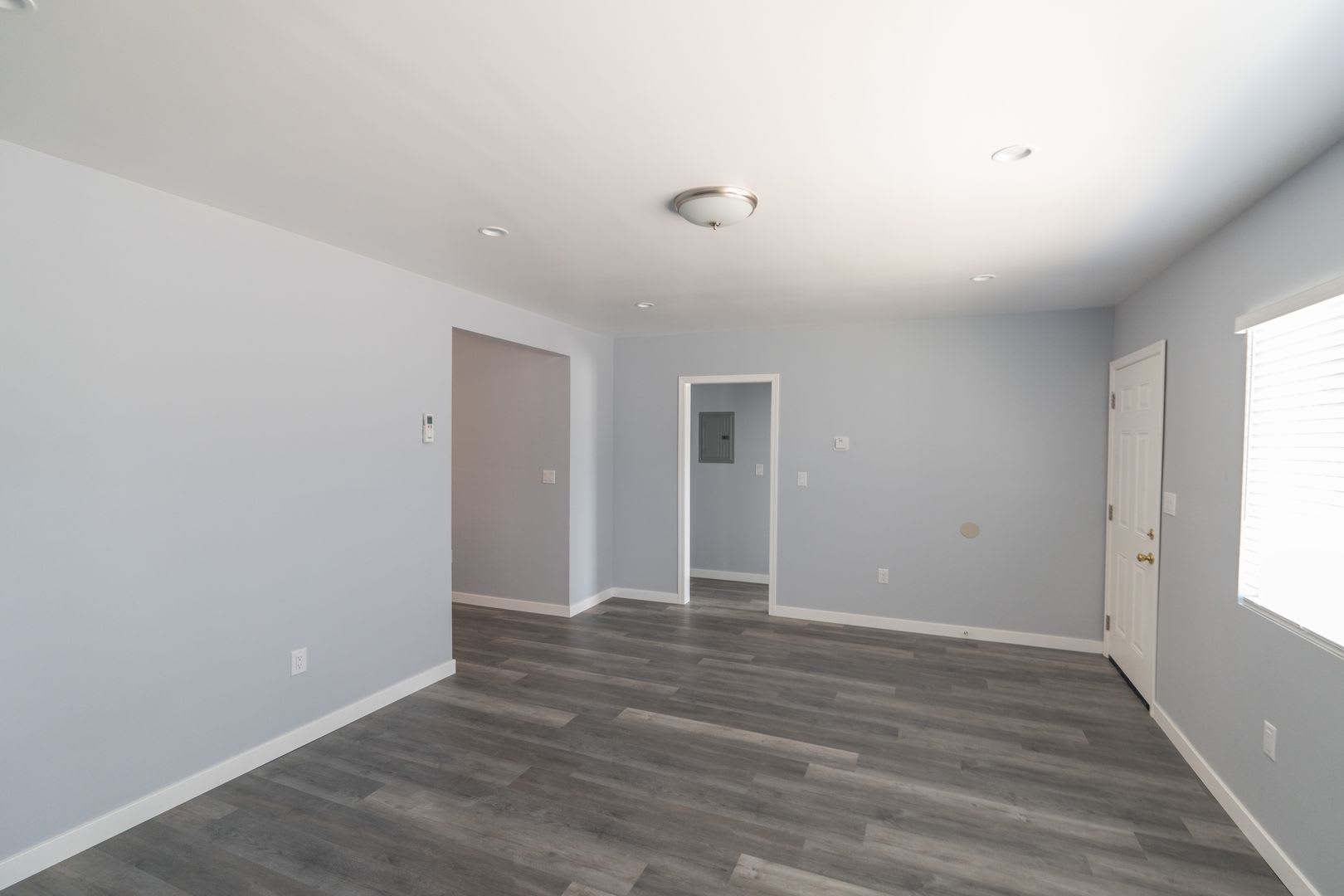 Beautifully Renovated 2 Bedroom Home – photo 2