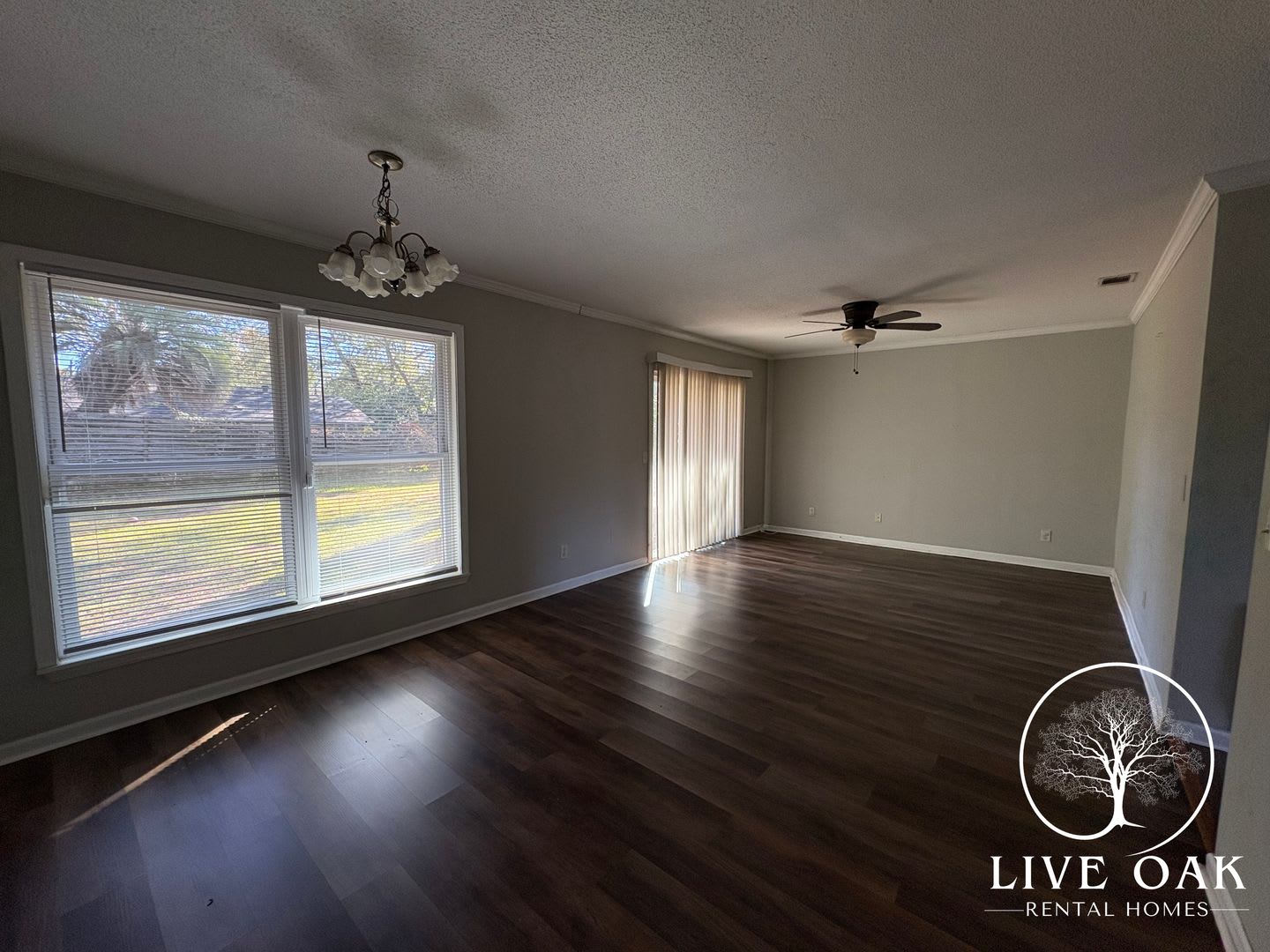 MOVE IN SPECIAL: $500 OFF 1ST MONTH'S RENT!** – photo 5