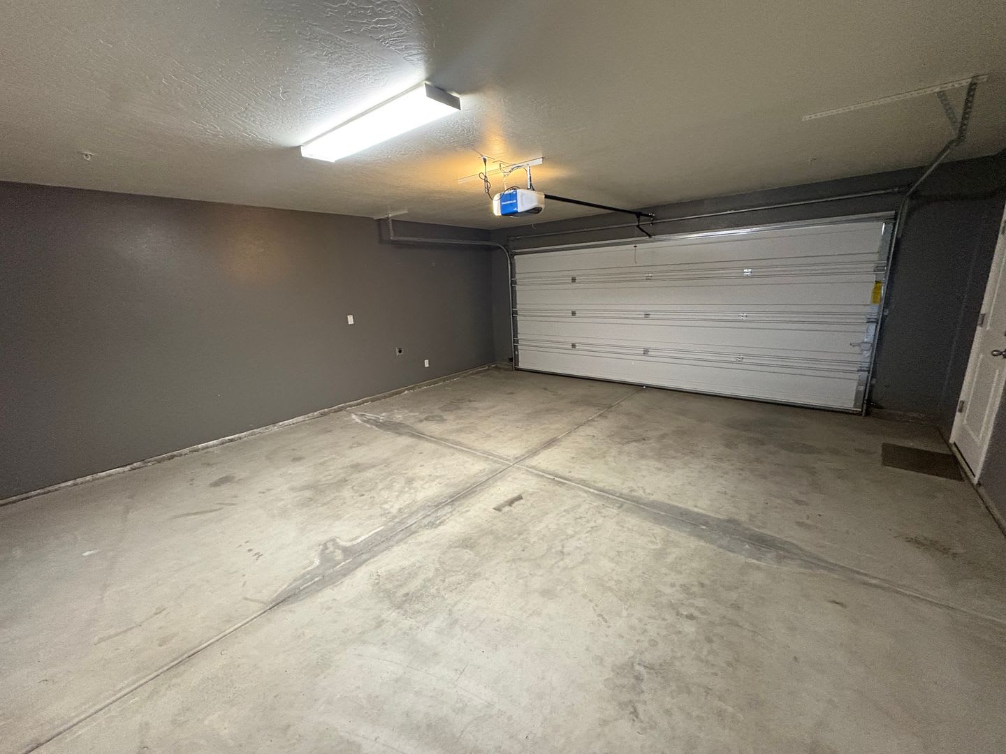 NW Visalia Home Available Now! – photo 4