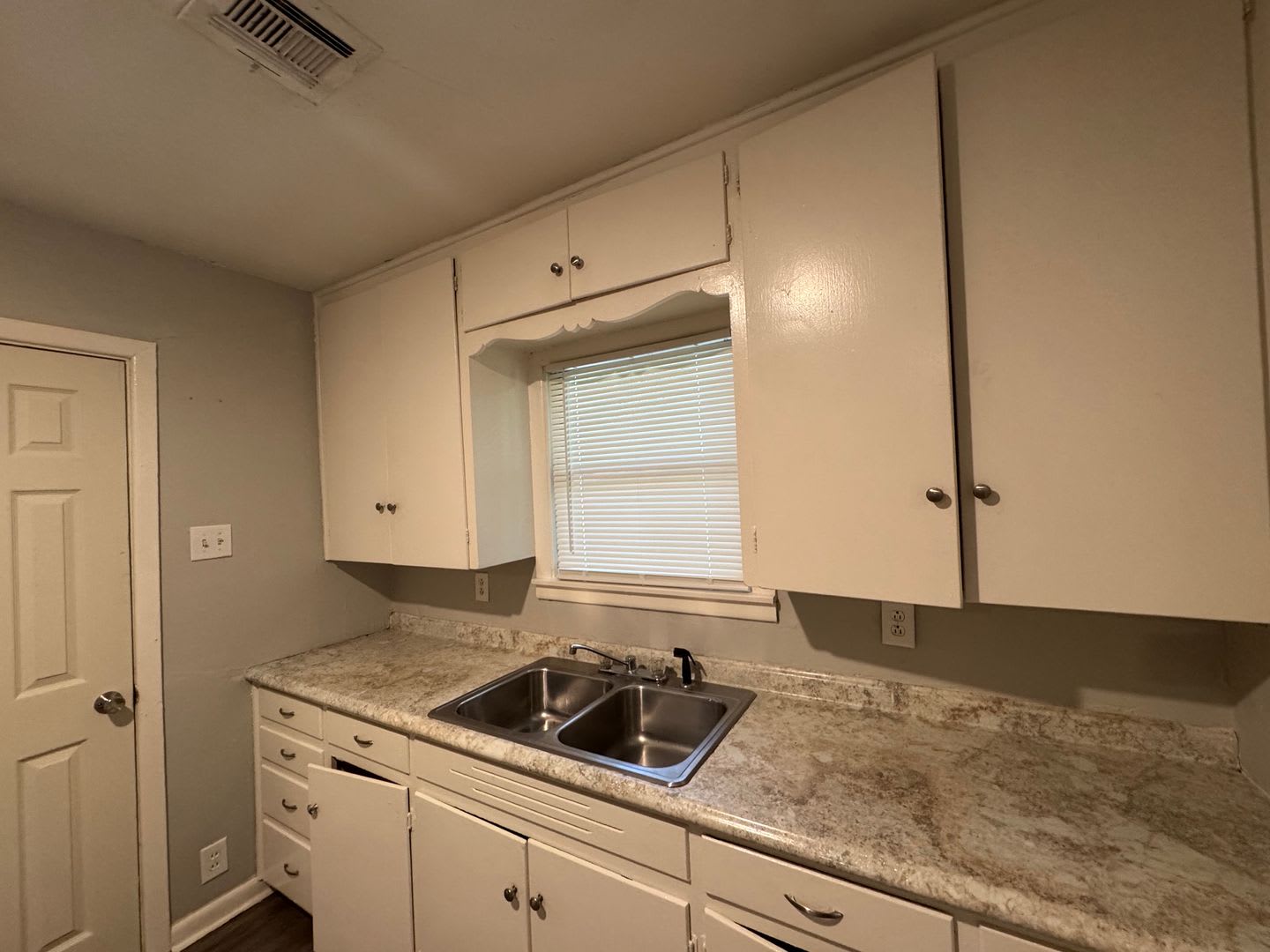South Waco 3 Bedroom – photo 4