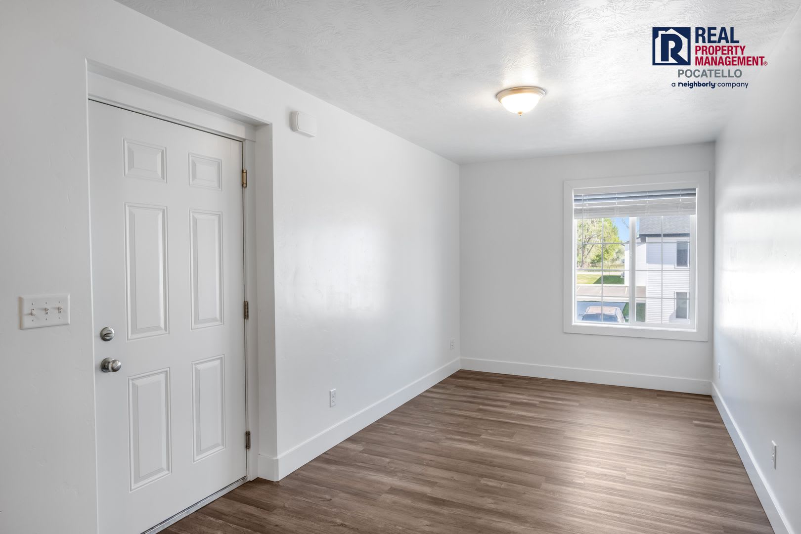 251 W Linden Bld. 11 – photo 5