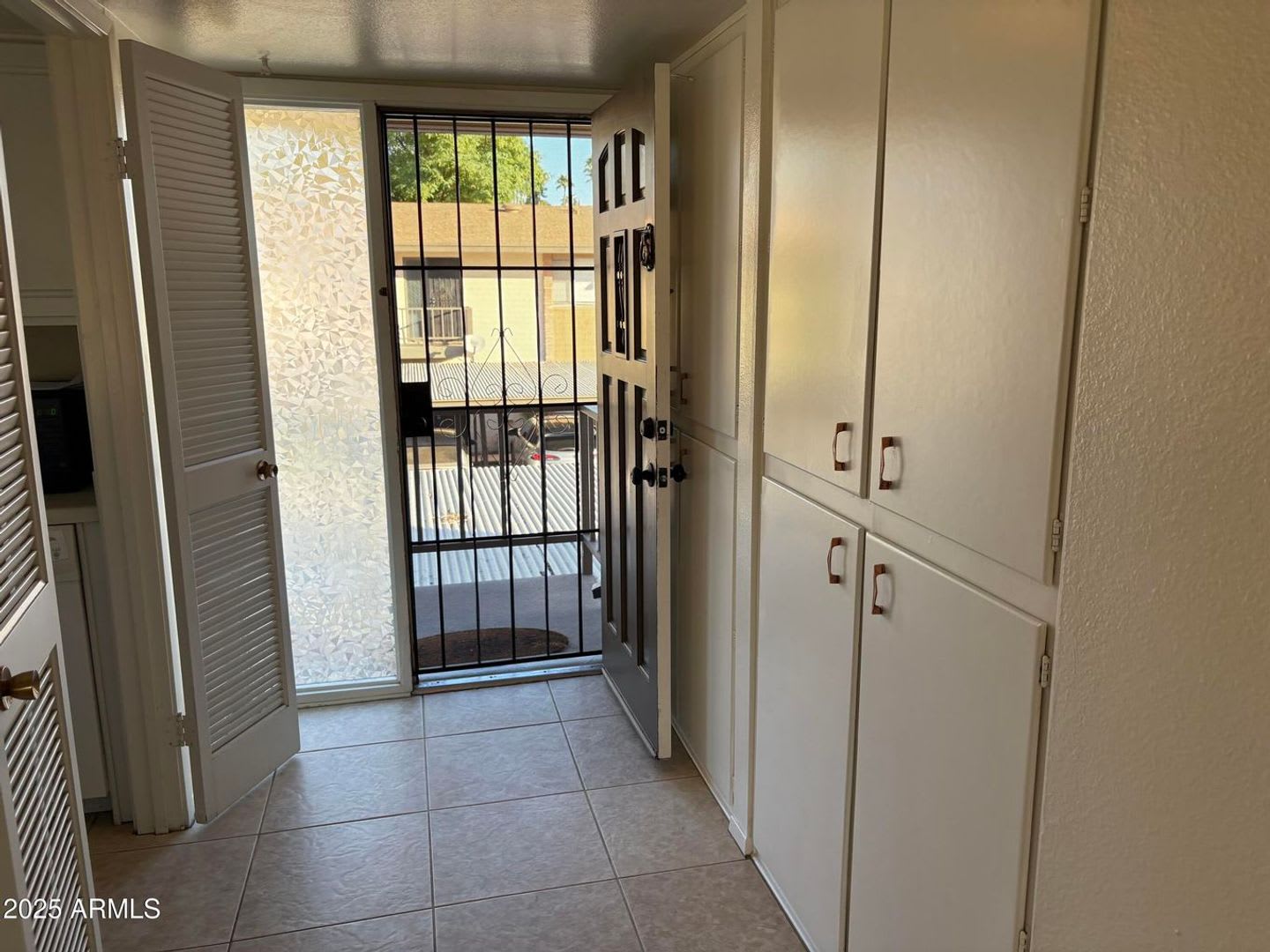 Prime Scottsdale Location with Utilities Included – photo 3