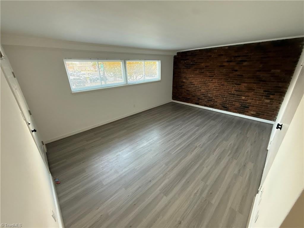 222 N Hawthorne Road – photo 5