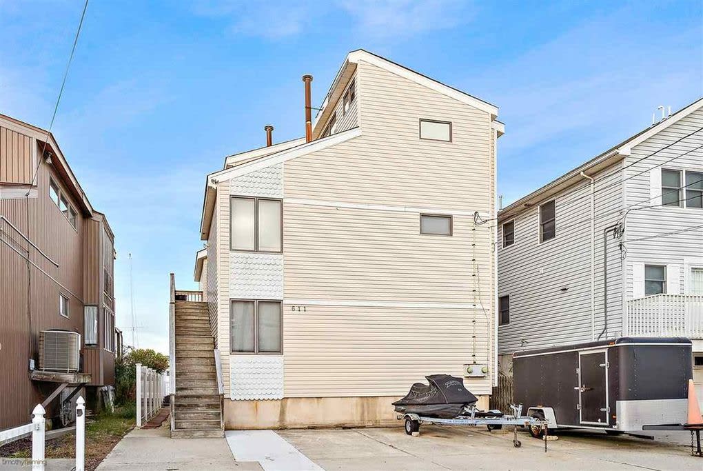 611 W Burk Ave – photo 3