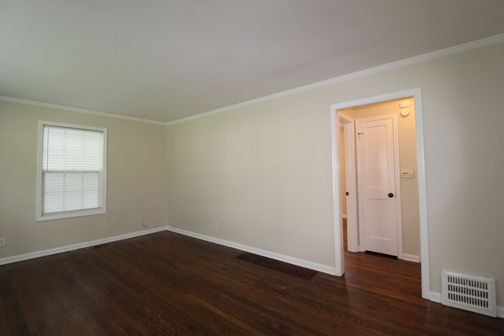 September FREE On This 2 Bedroom 1 Bath Home in Roeland Park – photo 3