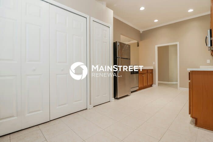 654 White Flower Way – photo 5