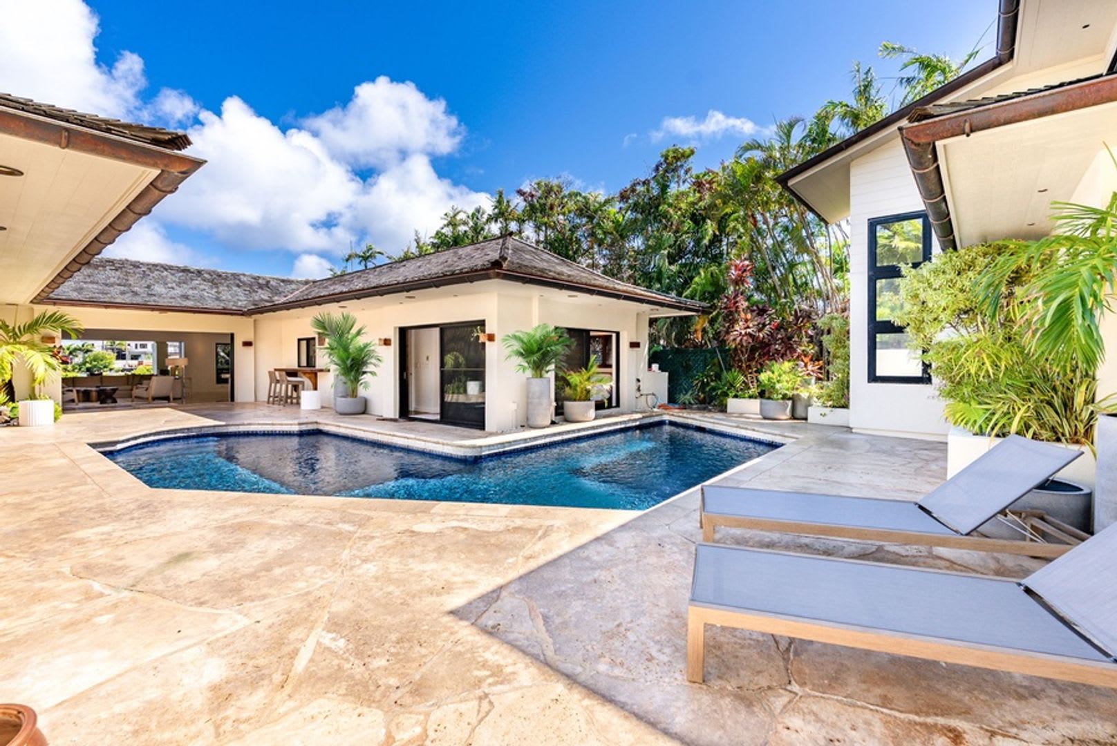 Honolulu Lagoonfront Villa – photo 1