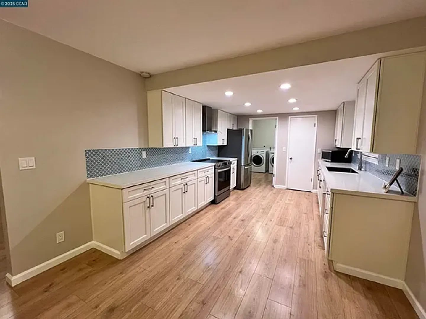 Magalia-2 bed 2 bath home with garage. Natural Landscaping, Newly remodeled – photo 5