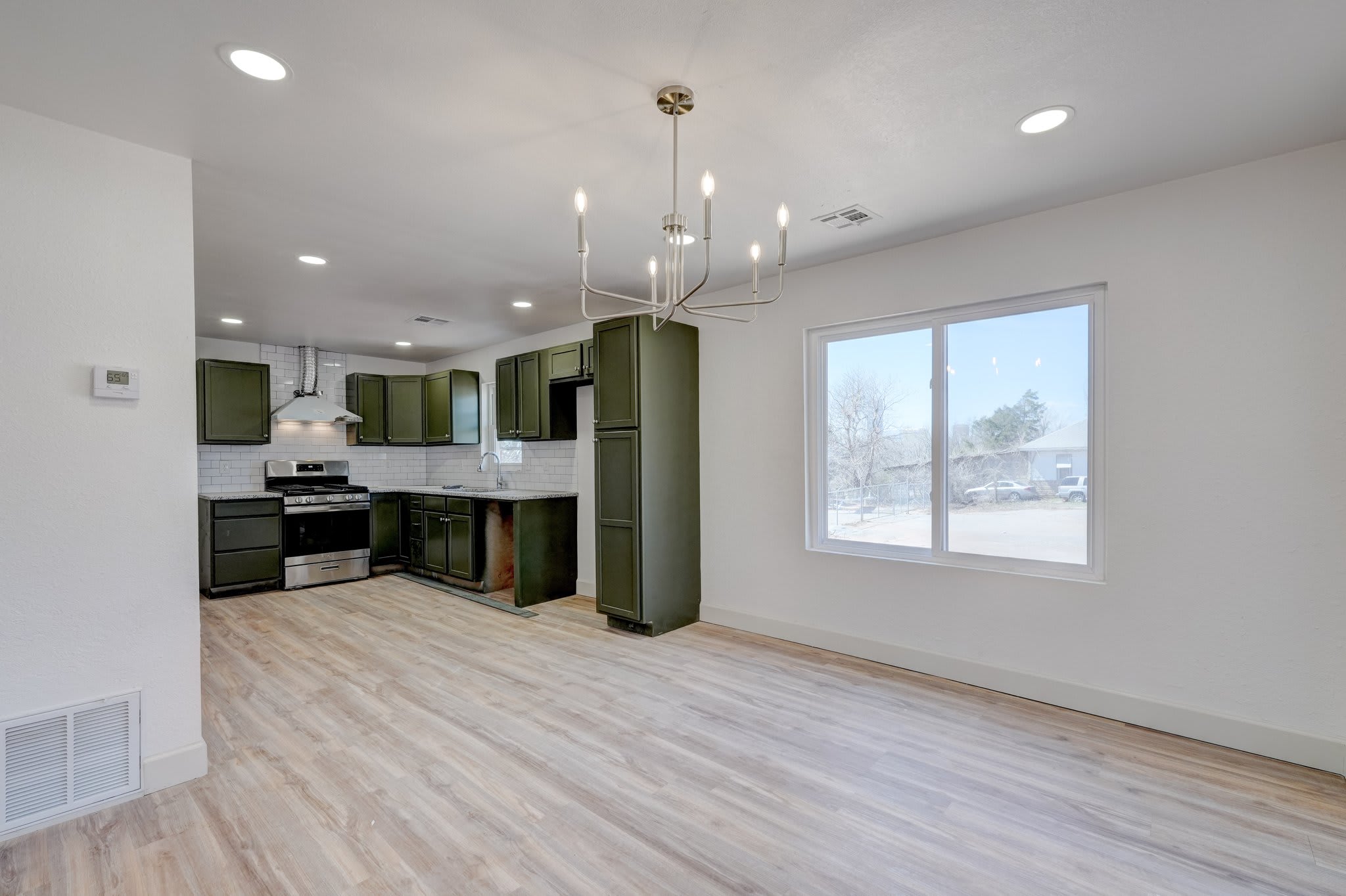 1216 Northeast 8Th Street – photo 3