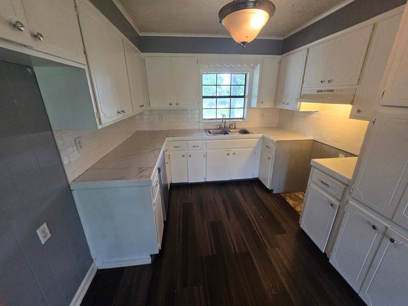 1320 Abigail St – photo 4