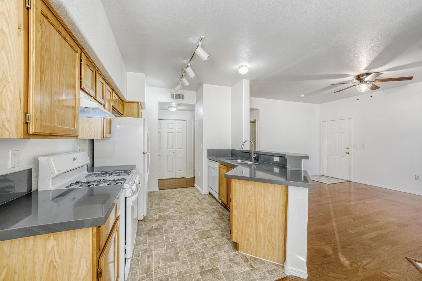 Adorable 1st Floor Condo In Gated Community! – photo 5