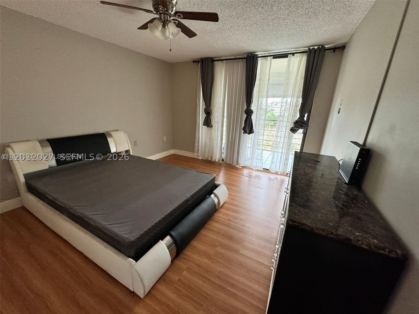 1100 Saint Charles Pl – photo 3