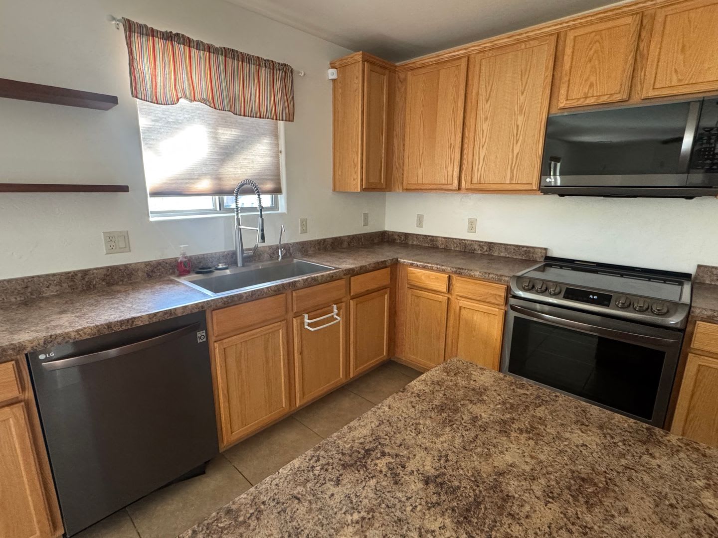 Vail- 4 bedroom/ 3 bathroom single family home for rent! – photo 4